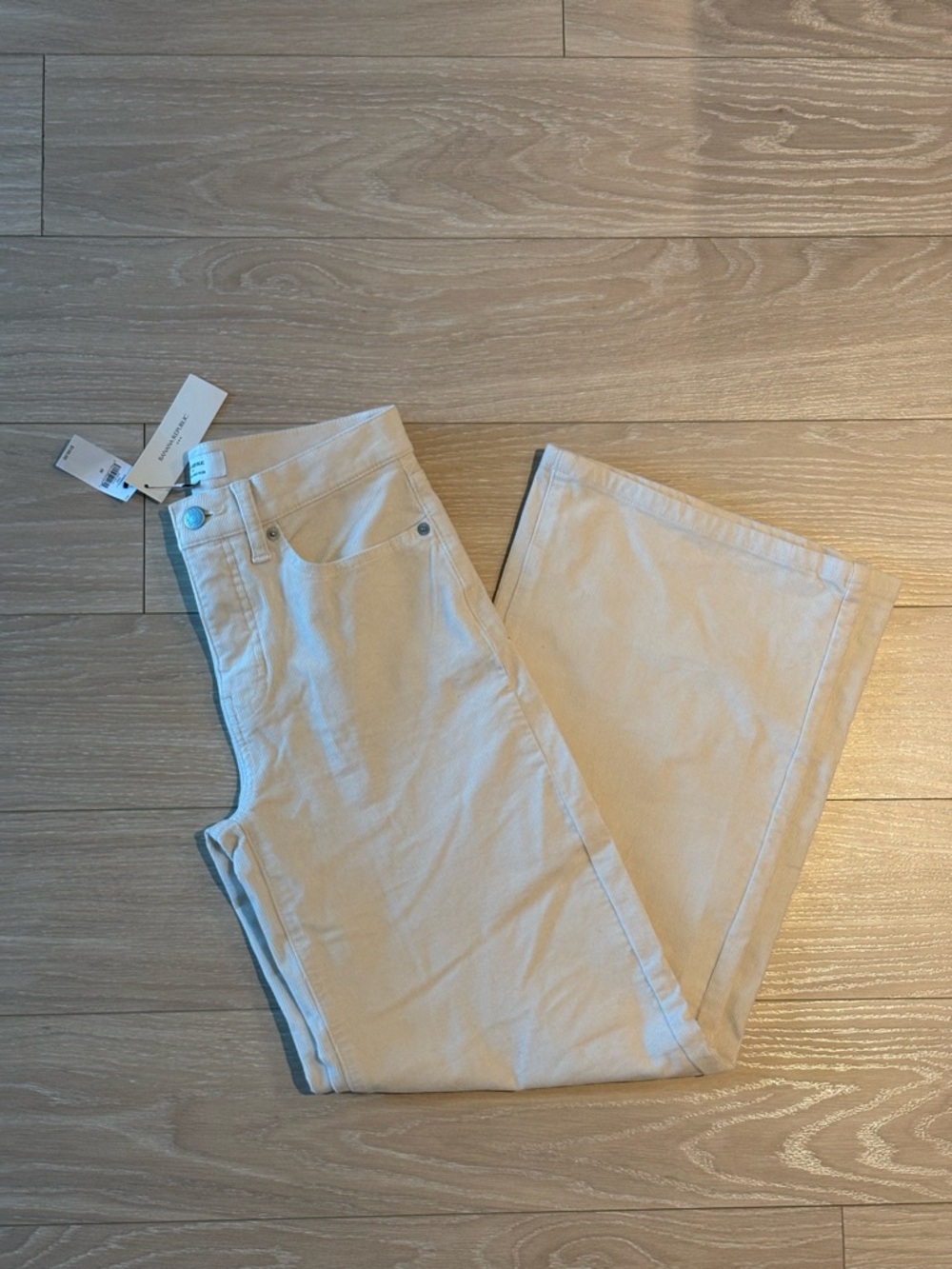 NWT Banana Republic Women’s Corduroy Wide Leg Pants- Sold out online!
